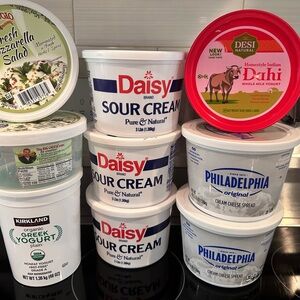 Lot of 9 Empty Yogurt Plastic Food Containers reusable plastic storage 48-28 Oz